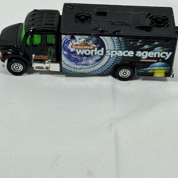 World Space Agency‎ Toy Truck - Black and Green - Picture 3 of 5
